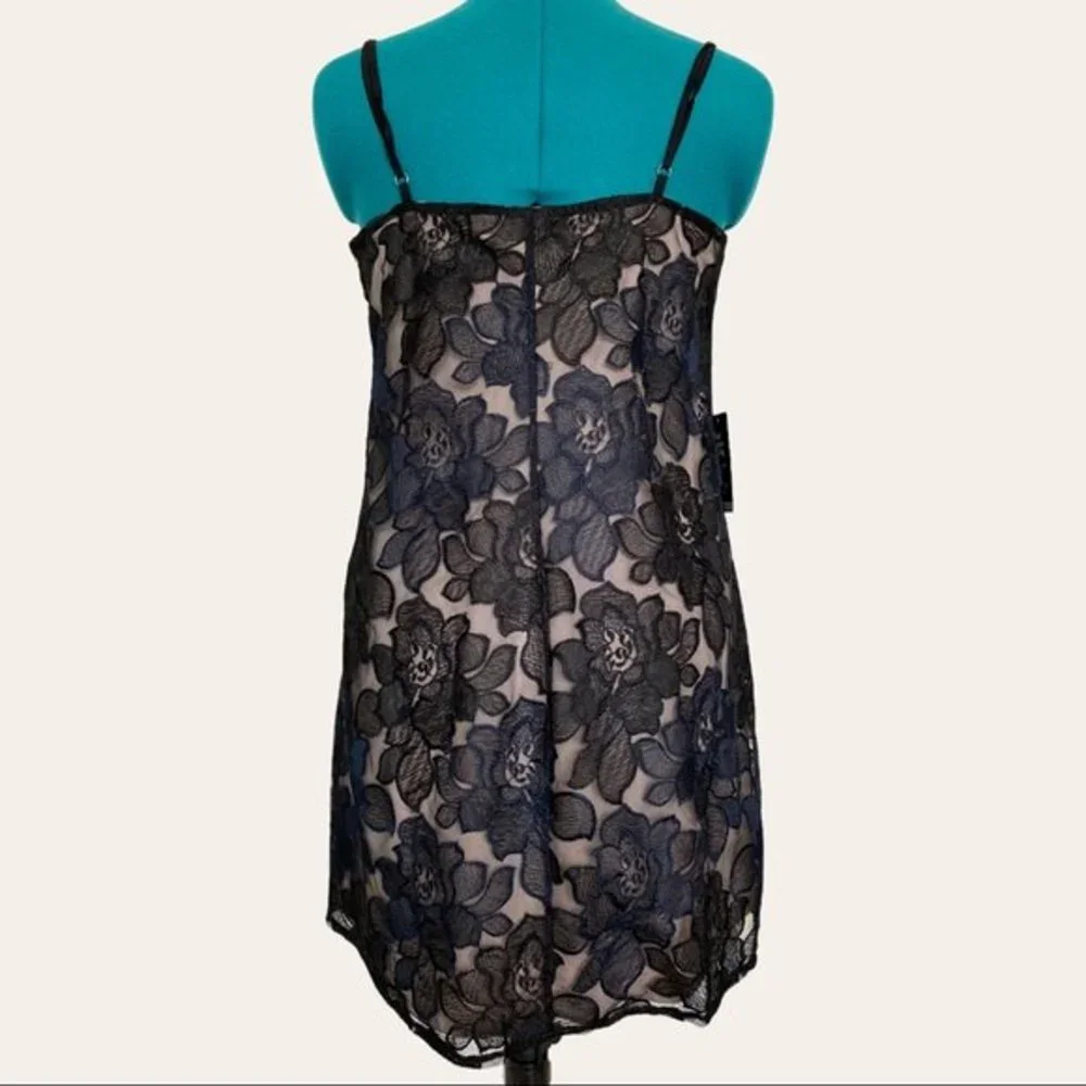Express Black Embroidered Floral Mini Dress Womens Size Medium Tan Lining - Picture 2 of 16
